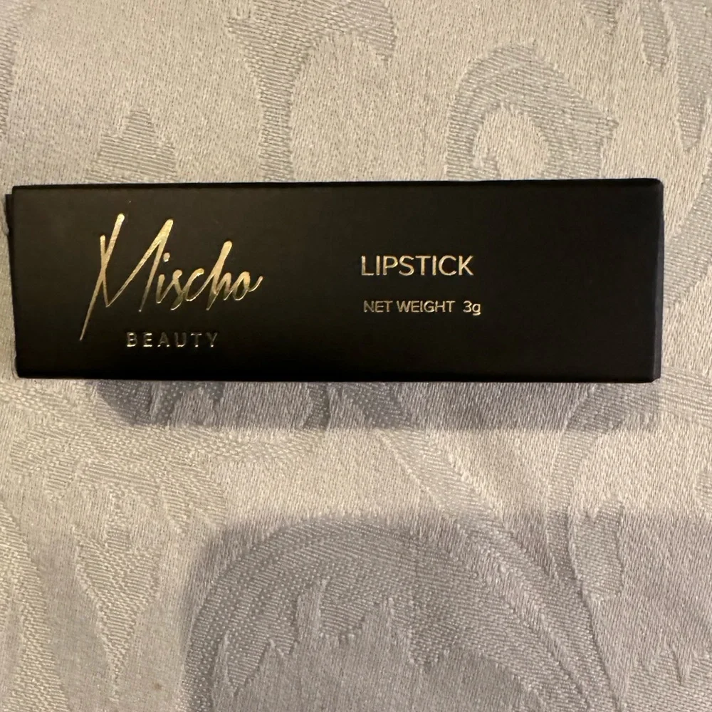 MISCHO BEAUTY Lipstick in Ijama